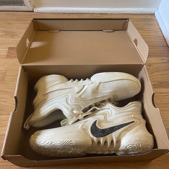 Nike COSMIC UNITY 2's - Picture 3 of 7